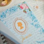 agenda_vintage_bridgerton_abelha_2025_floral_frases_versiculos